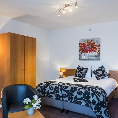 Hostellerie Lou Pahou Ronse Exterior foto
