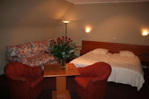 Hostellerie Lou Pahou Ronse Exterior foto